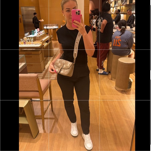 Diane Leather Crossbody Purse Louis Vuitton Authentic New - Picture 11 of 12